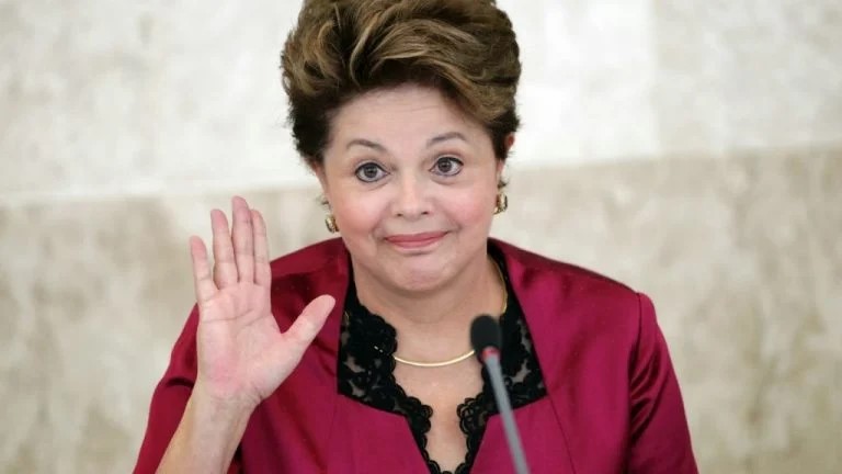 Dilma não devolveu itens do acervo pessoal, indica TCU