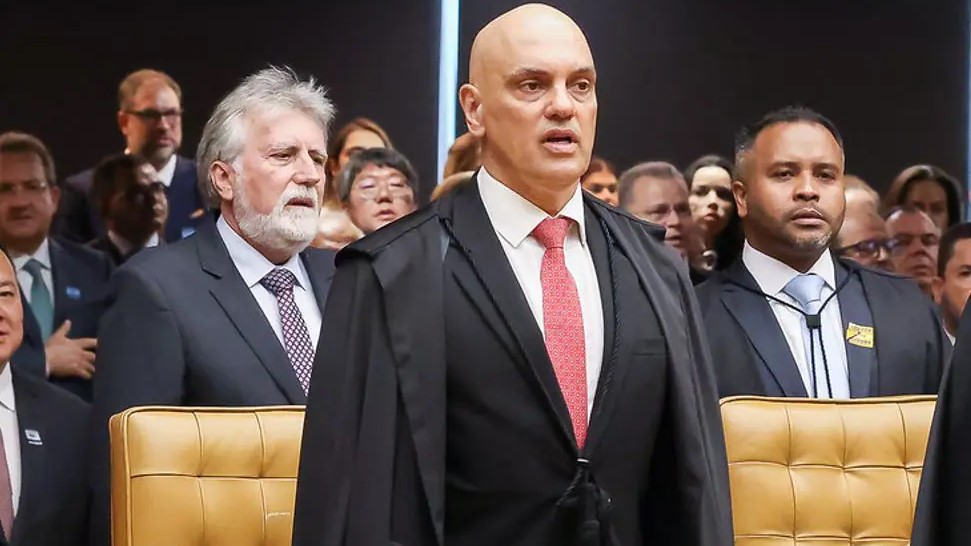 Moraes diz que o Brasil nao pode 'baixar a guarda' e fala em  'fortalecer a democracia'